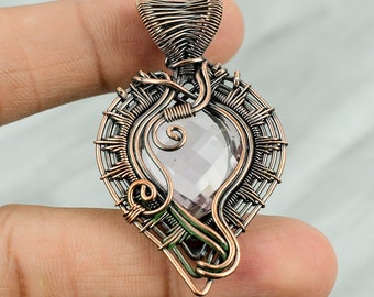 Colgante de cobre con kunzita rosa, joyería envuelta en alambre de cobre, joyería de piedras preciosas de kunzita, colgante hecho a mano, colgante de piedra de corazón, joyería de cobre, regalo