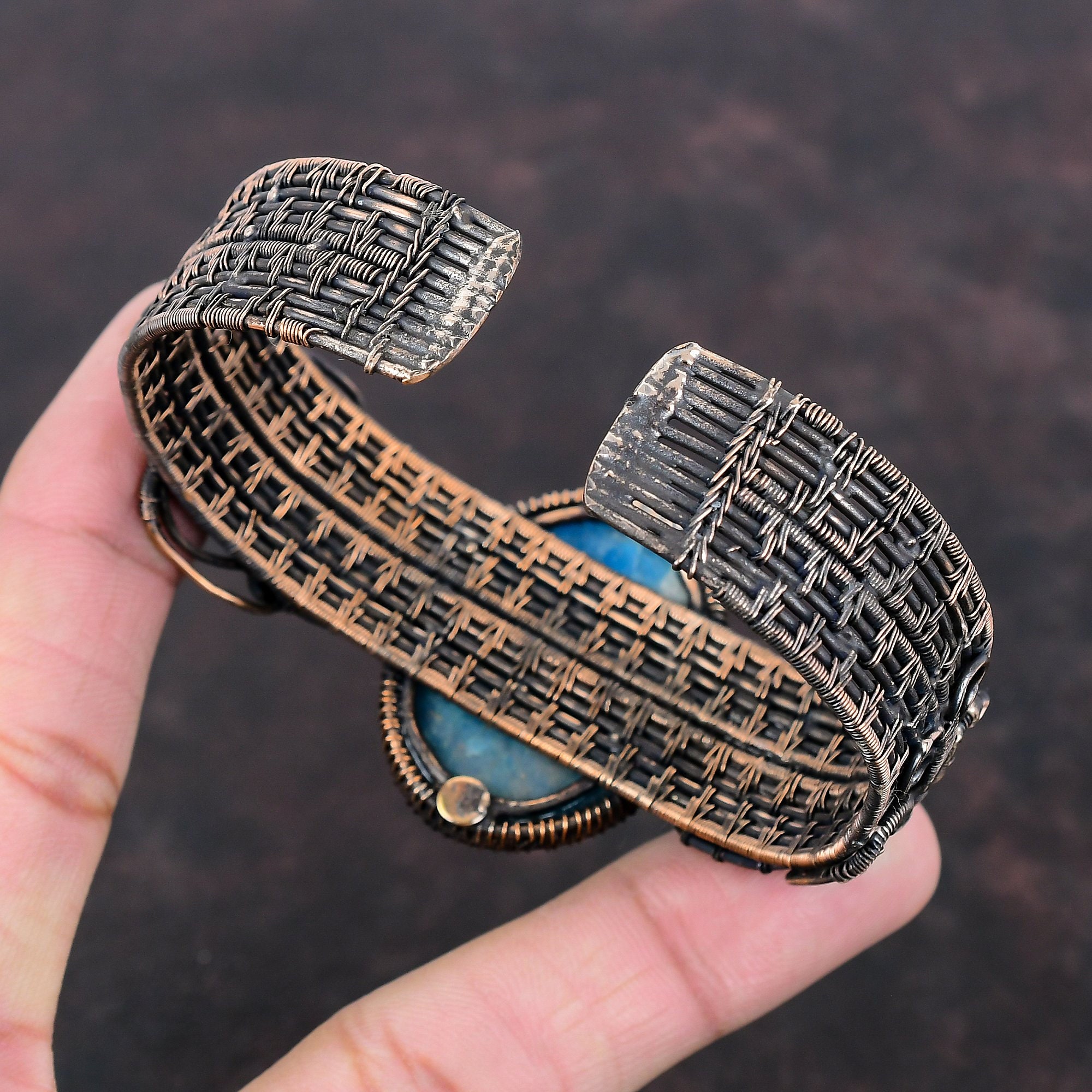 ネオンアパタイトバングル 銅線で包まれた宝石カフ ハンドメイド調節