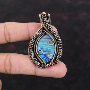 Regenbogen Calsilica Edelstein Anhänger Kupferdraht Gewickelt Anhänger Regenbogen Calsilica Schmuck Handgemachter Anhänger Kupfer Schmuck Jahrestagsgeschenk