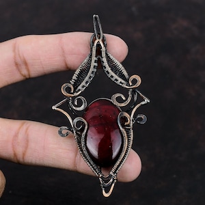 Ciondolo in labradorite rosso fuoco, pendente avvolto in filo di rame, gioielli in rame fatti a mano, ciondolo con pietre preziose, bellissimo regalo di gioielli avvolti in filo per le donne