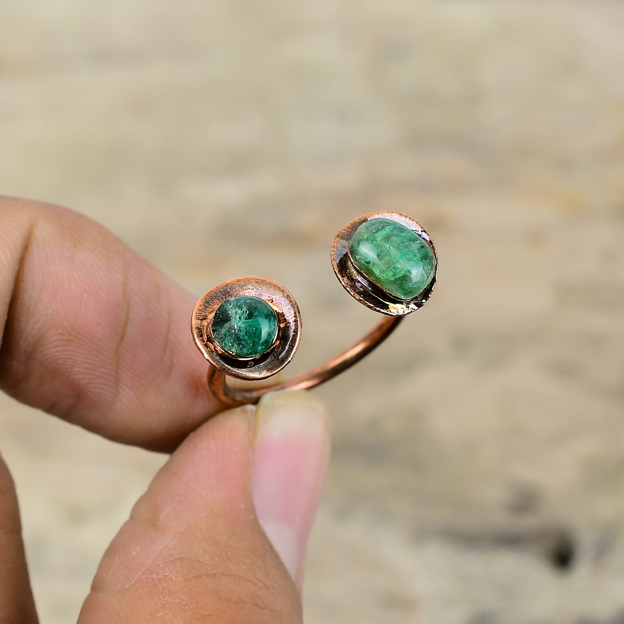 ザンビア産エメラルドリング 電気鋳造銅リング 調節可能なリング 本物