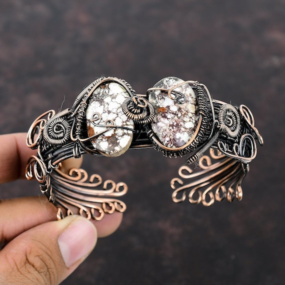 ワイルドホースマグネサイトバングル銅線で包まれたジュエリー調節可能