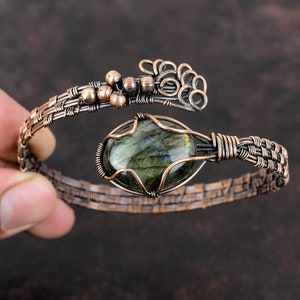 Bracciale con polsino in rame e labradorite Bracciale con polsino in labradorite, gioielli avvolti in filo, braccialetto regolabile, braccialetto con polsino in pietra preziosa, braccialetto fatto a mano, regalo