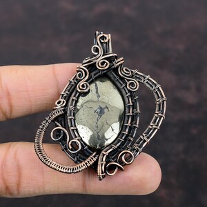 Pirita Piedra preciosa Colgante Alambre de cobre Envuelto Colgante Joyería de cobre Colgante hecho a mano Regalo para madre Diseñador Colgante Alambre envuelto Joyería