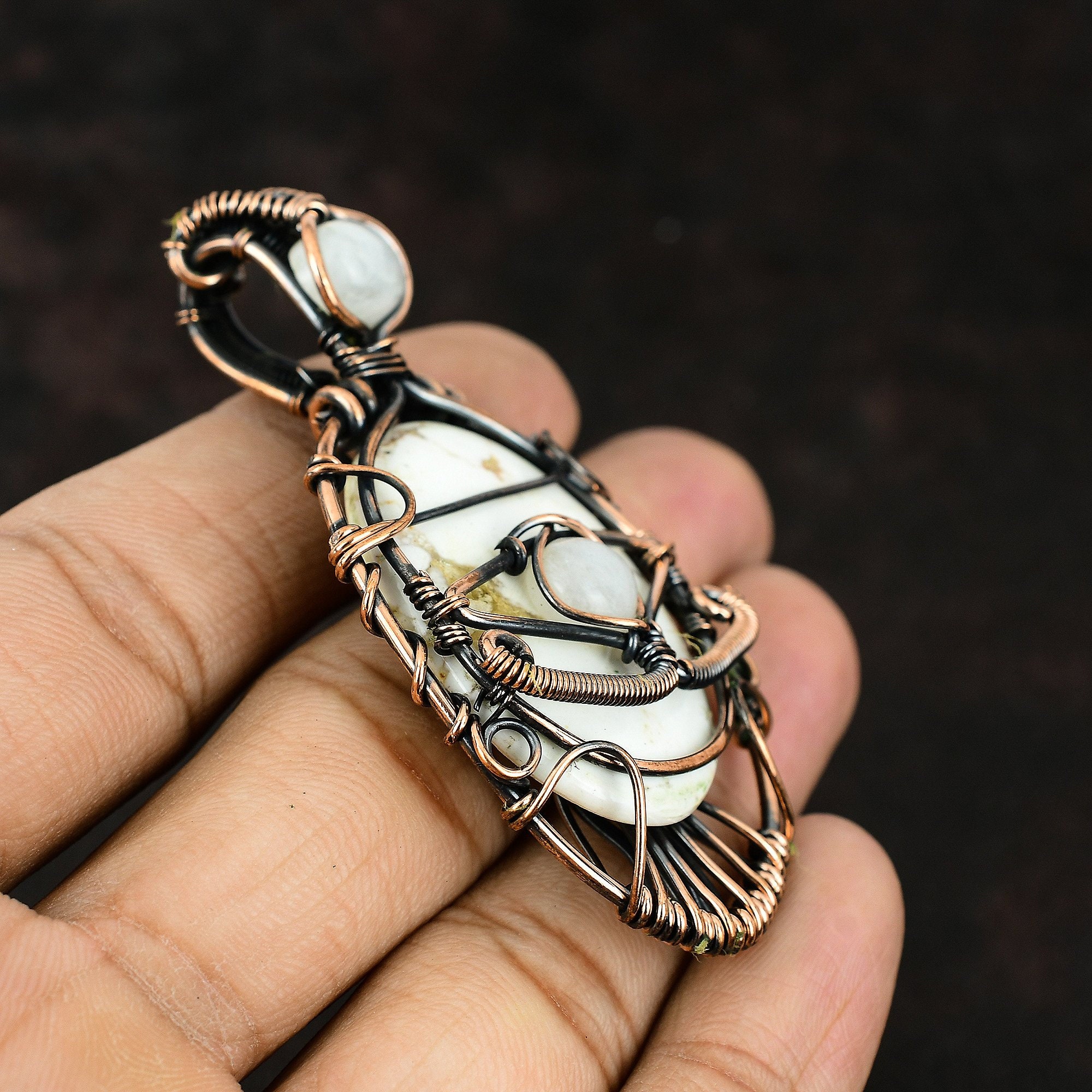 Collar De Cobre Con Piedra Magnesita Tallada Como Caballo Salvaje - Hecho A Mano En India, 18 Pulgadas