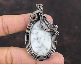 Colgante de ópalo dendrita envuelto en alambre de cobre. Colgante de piedras preciosas. Joyería de diseñador de cobre. Regalo para él. Colgante hecho a mano. Joyería envuelta en alambre.