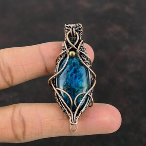 Colgante de cobre con apatita de neón, colgante envuelto en alambre, joyería de apatita de neón, colgante hecho a mano, joyería con envoltura de alambre de cobre, colgante de piedras preciosas para regalo