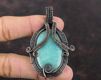 Pingente de Amazonita com Fio de Cobre Envolto em Gema Autêntica, Joia Artesanal em Cobre com Amazonita, Presente Ideal para Mães.