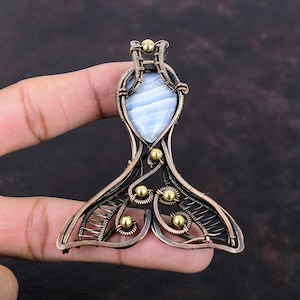 Colgante de ágata de encaje azul envuelto en alambre de cobre, colgante de pez hecho a mano, joyería de cobre, colgante de piedra preciosa, colgante de piedra de nacimiento, regalo para madre