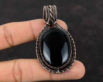 Colgante de ónix negro envuelto en alambre de cobre, colgante de piedras preciosas, joyería de cobre de ónix negro, colgante hecho a mano, joyería envuelta en alambre, regalo para madre