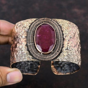 Gefacetteerde Kashmir Ruby Bangle Edelsteen Manchetarmband Koperdraad Gewikkeld Verstelbare Bangle Handgemaakte Bangle Koperdraad Sieraden Geschenken Voor Vrouwen