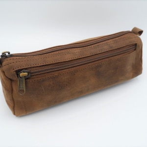 Personalizable cowhide pencil case - high-quality leather pencil case with engraving: perfect gift for teachers