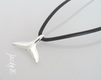 Leather necklace with fin, silver pendant fin, leather necklace with fin, unisex, silver whale fin, surfer jewelry, maritime necklace