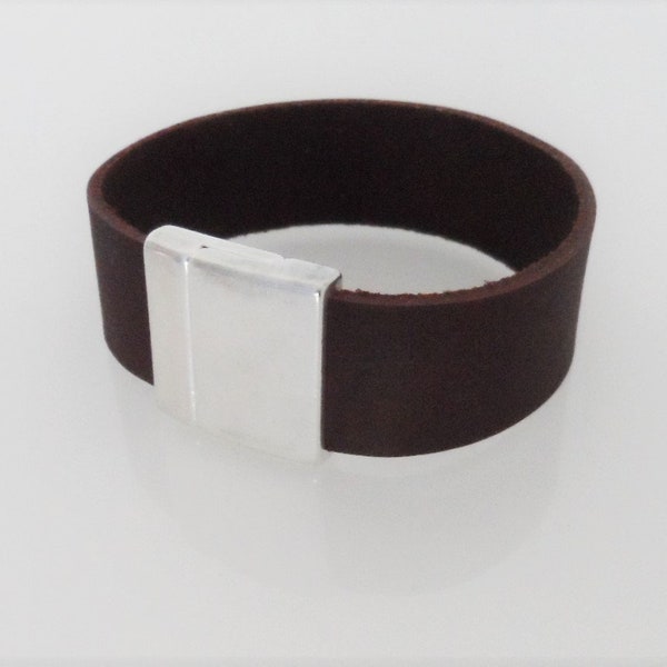 Personalized brown leather bracelet with engraving, choice of length, handmade bracelet for men, gift for man woman