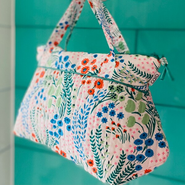 Tall Wash Bag in Clara floral print