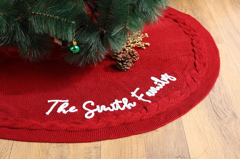 Personalized Family Name Christmas Tree Skirt: Christmas Tree Skirts, Custom House Warming Gift, Christmas Home Decor, Christmas Decorations
