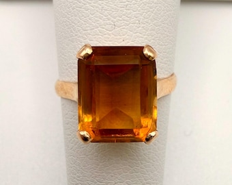 Vintage 18k Gold Citrine Solitaire Ring