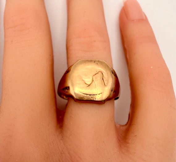 Antique 10k gold Signet Ring