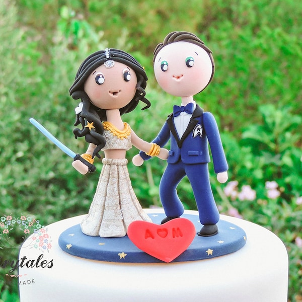 Figurine personnalisée gâteau topper mariage, couple gâteau topper, drôle de gâteau de mariage topper, gâteau fait à la main, coeur aventure indienne