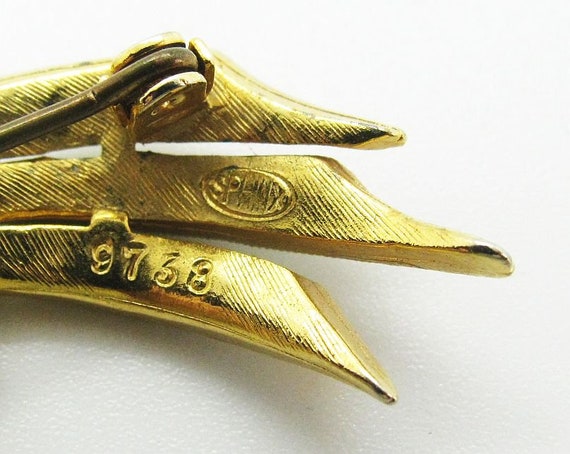 Sixties Vintage Bow-Shaped Sphinx Designer Brooch… - image 5