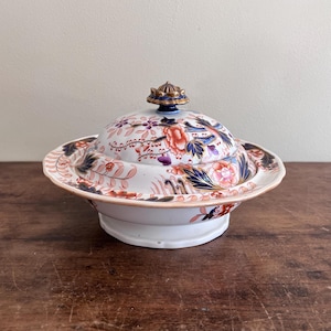 Pearlware Muffin Dish And Cover, Imari Decoration, Davenport, c. 1820
