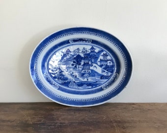 Small Oval Blue And White Nanking Porcelain Platter, Chinese For The American Market, Early 19th Century
