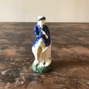 Prattware Figura de un ganger de prensa, inglés c. 1790