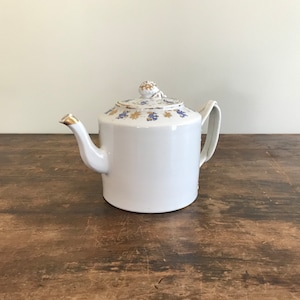 Export Porcelain Drum Form Teapot With Locking Lid, Chinese For The American Market c. 1800
