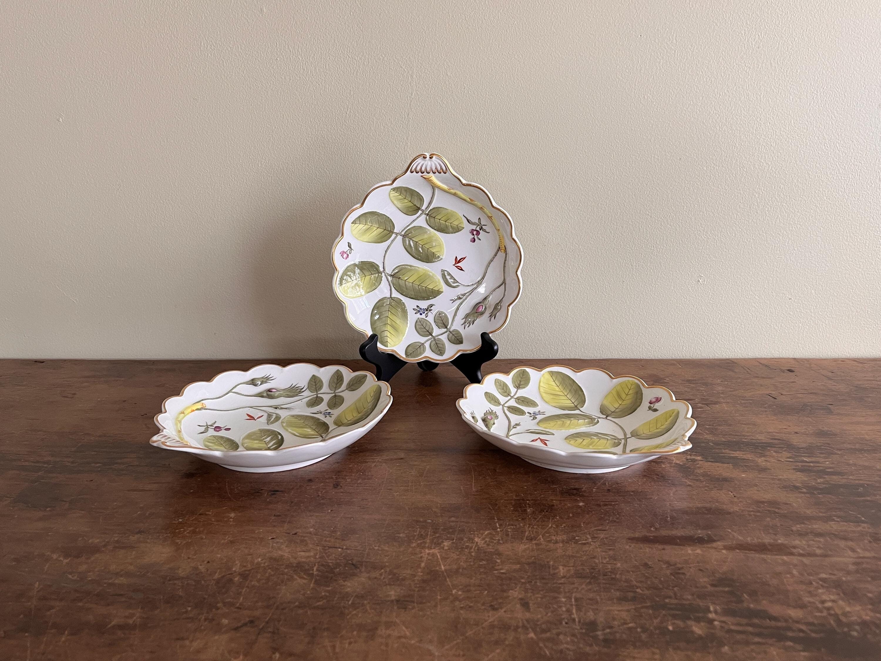 Three Blind Earl Pattern Shell Shaped Dishes, Royal Worcester, 20th Century