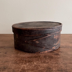 Round Bentwood Pantry Box In Old Windsor Green Paint, American, 19th Century