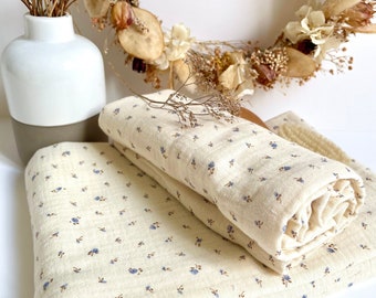 Ecru LOUIS diaper small blue flowers