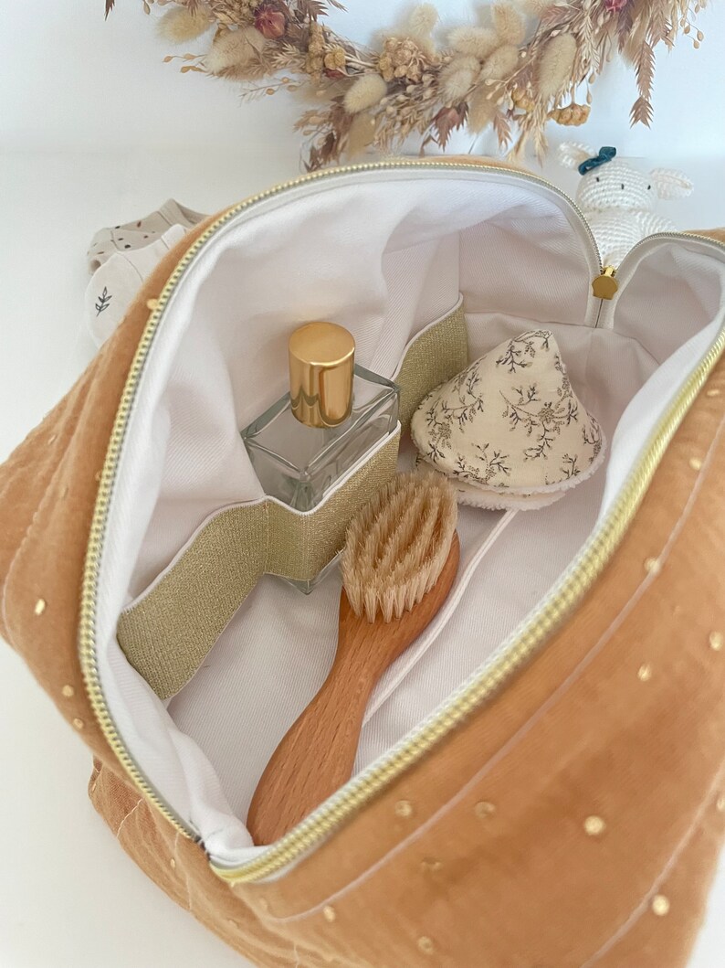 Trousse de toilette camel matelassée personnalisable image 6