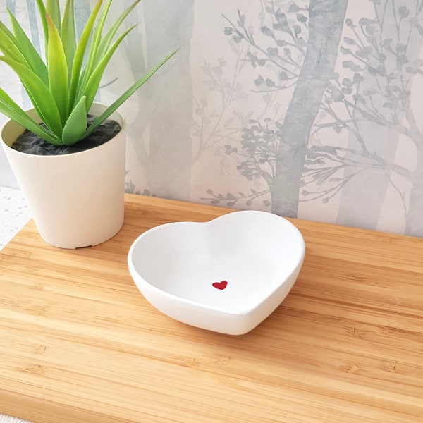 Jewellery heart dish | Concrete heart dish | jewellery tray | gifts for girlfriend