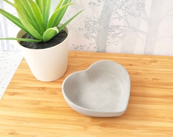 Concrete heart dish | jewellery tray | trinket tray | gifts for her