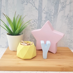 Concrete desk accessories | office tidy | pastel office accessories