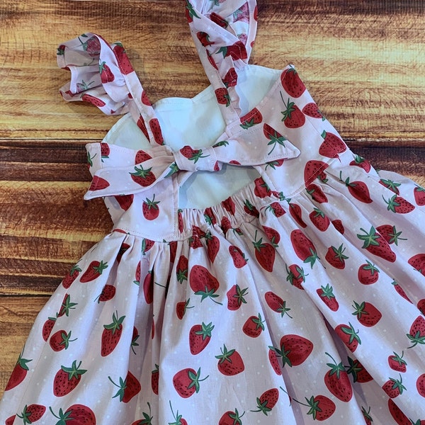 Vestido de fresa con volantes, vestido de bayas para primer cumpleaños, vestido de bayas de verano, dulce niña, vestido de frutas para niña pequeña, vestidos de verano para niña