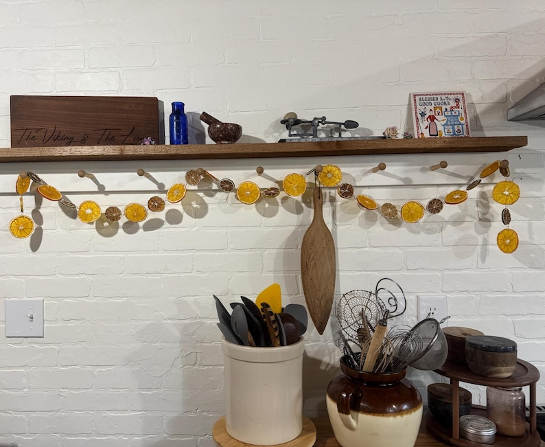 Spring Party Rustic Cottage Boho Wedding Backdrop Dried Citrus Garland Natural Orange Lime Slices Dehydrated Organic Handmade Bridal Shower Baby Celebration Gold Accent Christmas Decoration Farmhouse Vintage Style Preserved Fruit Display Artisan