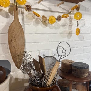 Dehydrated Organic Handmade Wedding Backdrop Dried Citrus Garland Bridal Shower Baby Celebration Spring Party Rustic Cottage Style Natural Orange Lime Slices Gold Accent Christmas Decoration Farmhouse Boho Display Preserved Fruit Strand Vintage