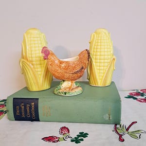 Vintage 1998 Chicken Egg Cup James Herriot&#39;s Country Kitchen