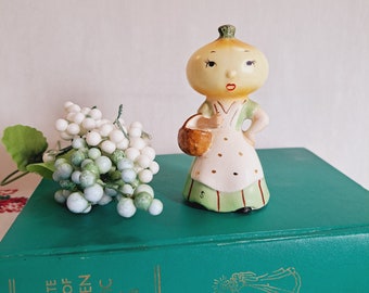 Vintage 1950s Anthropomorphic Onion Saltshaker Ceramic Dinnerware