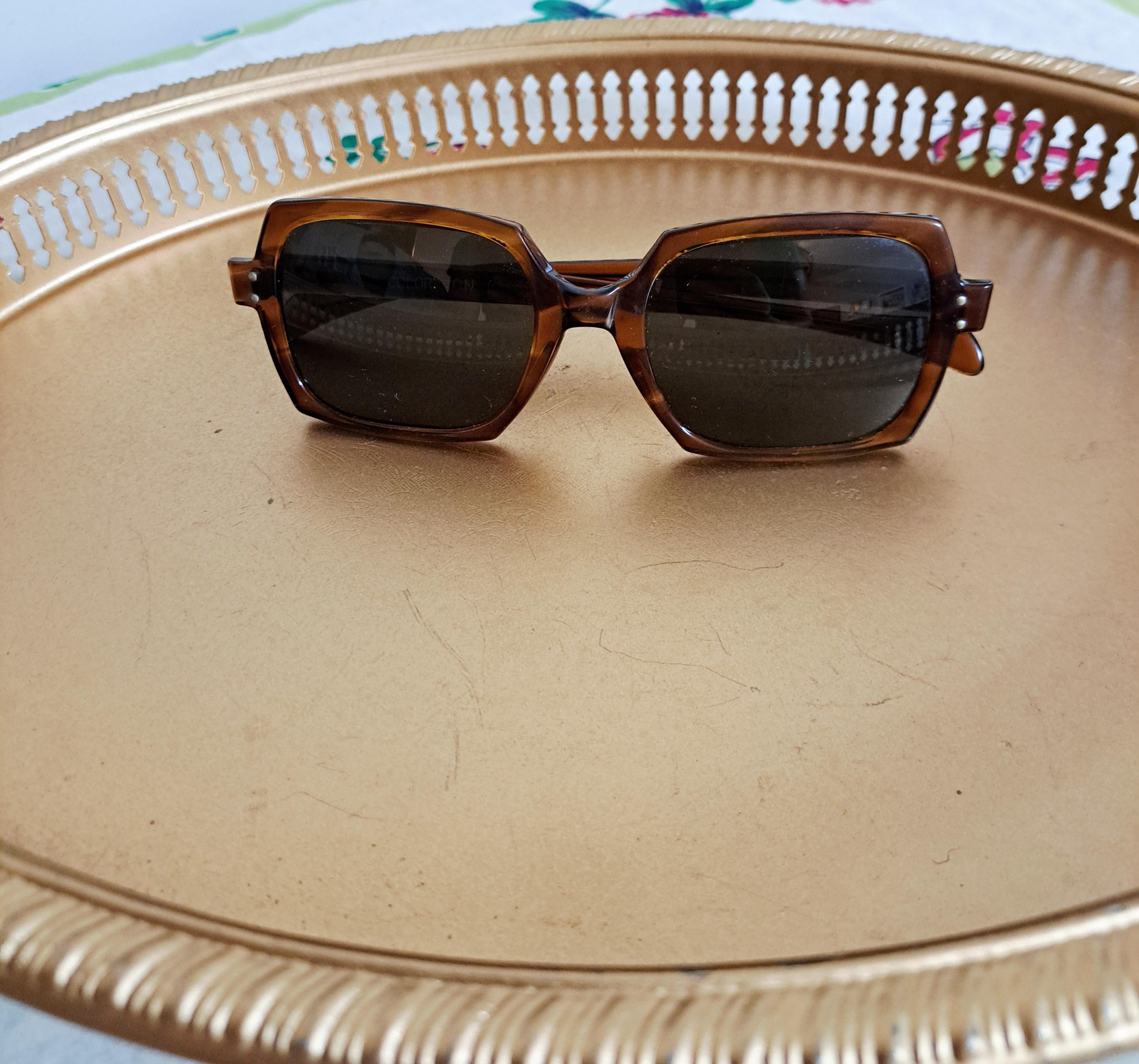Vintage 1960s Sunglasses Tortoiseshell American Optical  display picture 2