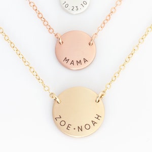 Mom Necklace with Name/Circle Personalized Necklace/Kids Name Necklace/Mama Pendant Necklace/Gift for Her/Gift for Mom/Gold Coin Necklace
