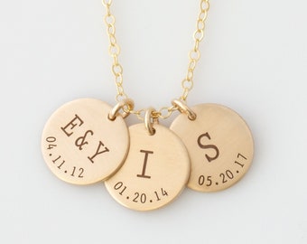 Collier personnalisé de date de naissance initiale - Collier de lettre - Collier de date initiale - Cadeau de Noël pour maman de fille - Cadeau unique pour maman