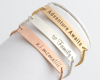 Bracelet gravé / Bracelet de plaque signalétique / Bracelet de barre d’or / Bracelet de barre personnalisé / Cadeau de demoiselle d’honneur / Remplissage en or / Cadeaux pour elle / Cadeau pour maman, femme