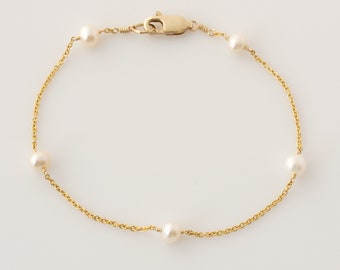 Dainty Pearl Bracelet, Pearl and Chain Bracelet, Pearl Bracelet for Bridesmaids, Freshwater Pearl Bracelet, Wedding Bracelet, Gift for Her