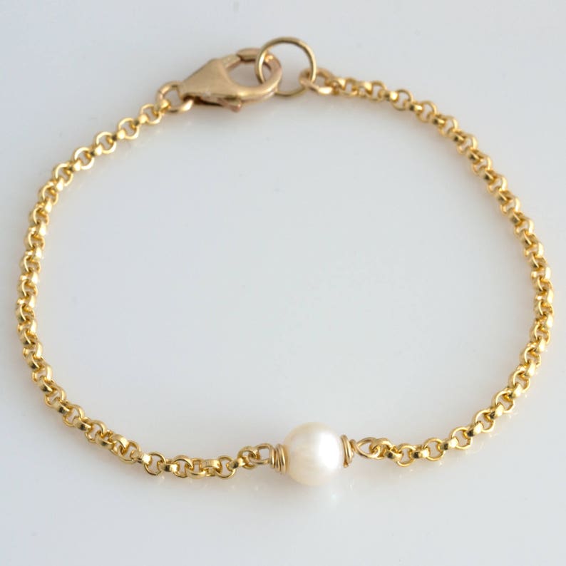 Delicate Pearl Bracelet Gold Pearl Bracelet Bridesmaid Gift Etsy