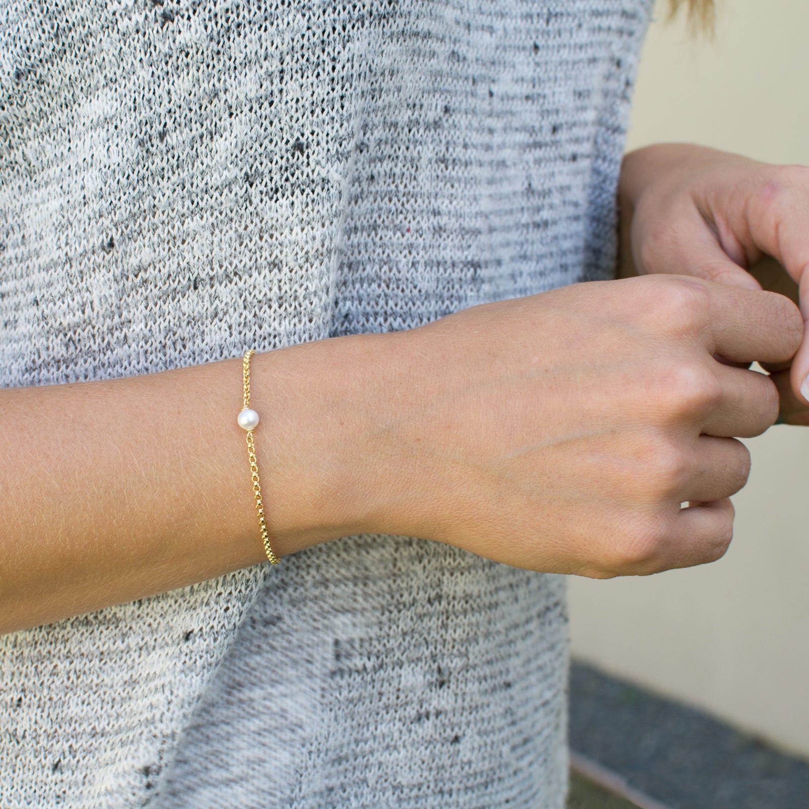 Delicate Pearl Bracelet Gold Pearl 