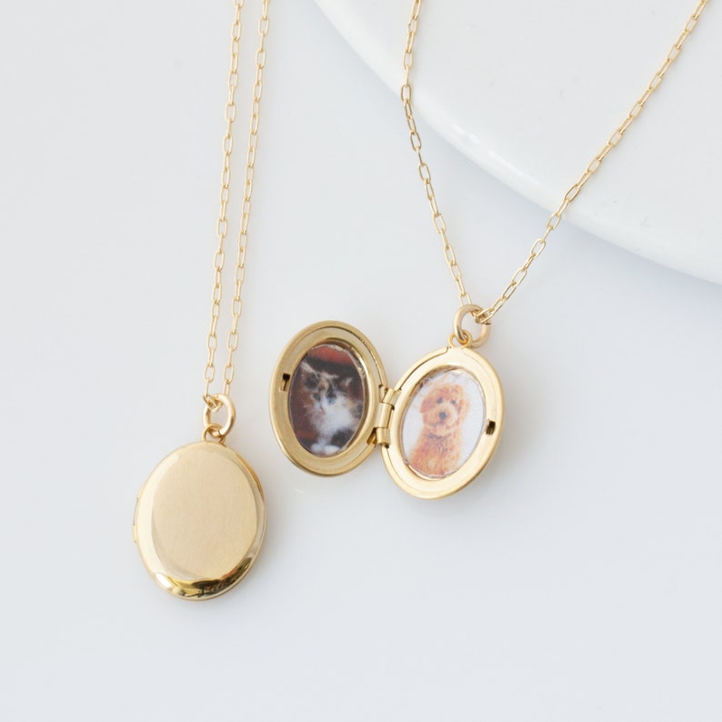 Initial Letter Oval Locket Personalized With Your Photo, Photo Locket Necklace, Personalized Mom Necklace, Locket Necklace, Gift for Her image 4