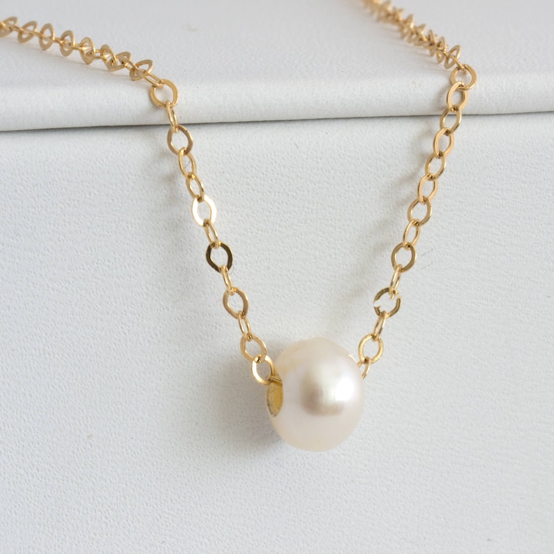 Gold Single Pearl Necklace / Pearl Bridesmaid Gift/dainty - Etsy