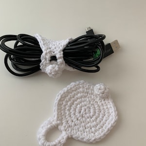 Crochet cable organizers